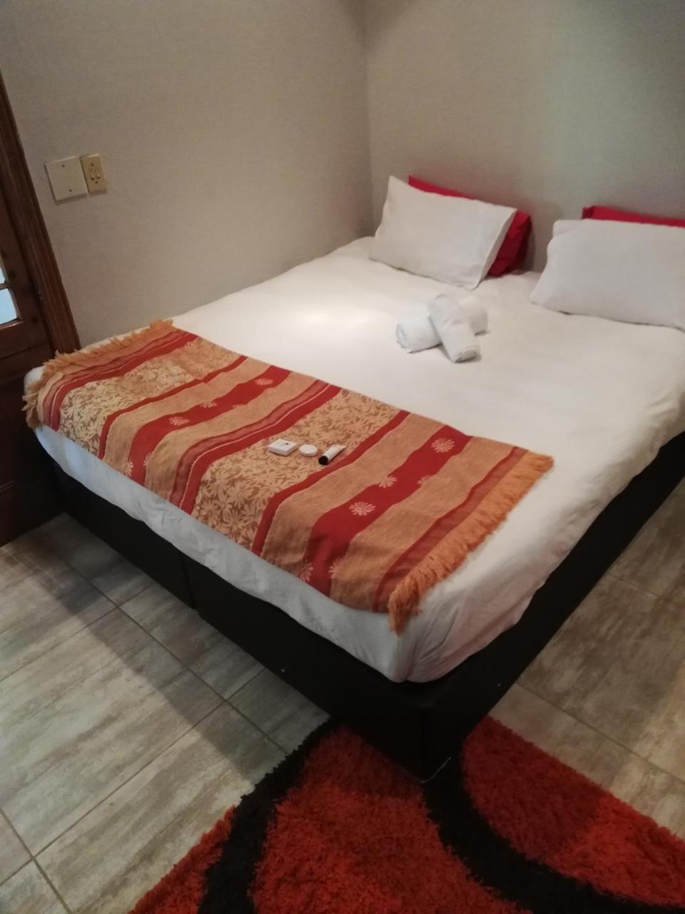 Green On Minni Guest House Претория Екстериор снимка