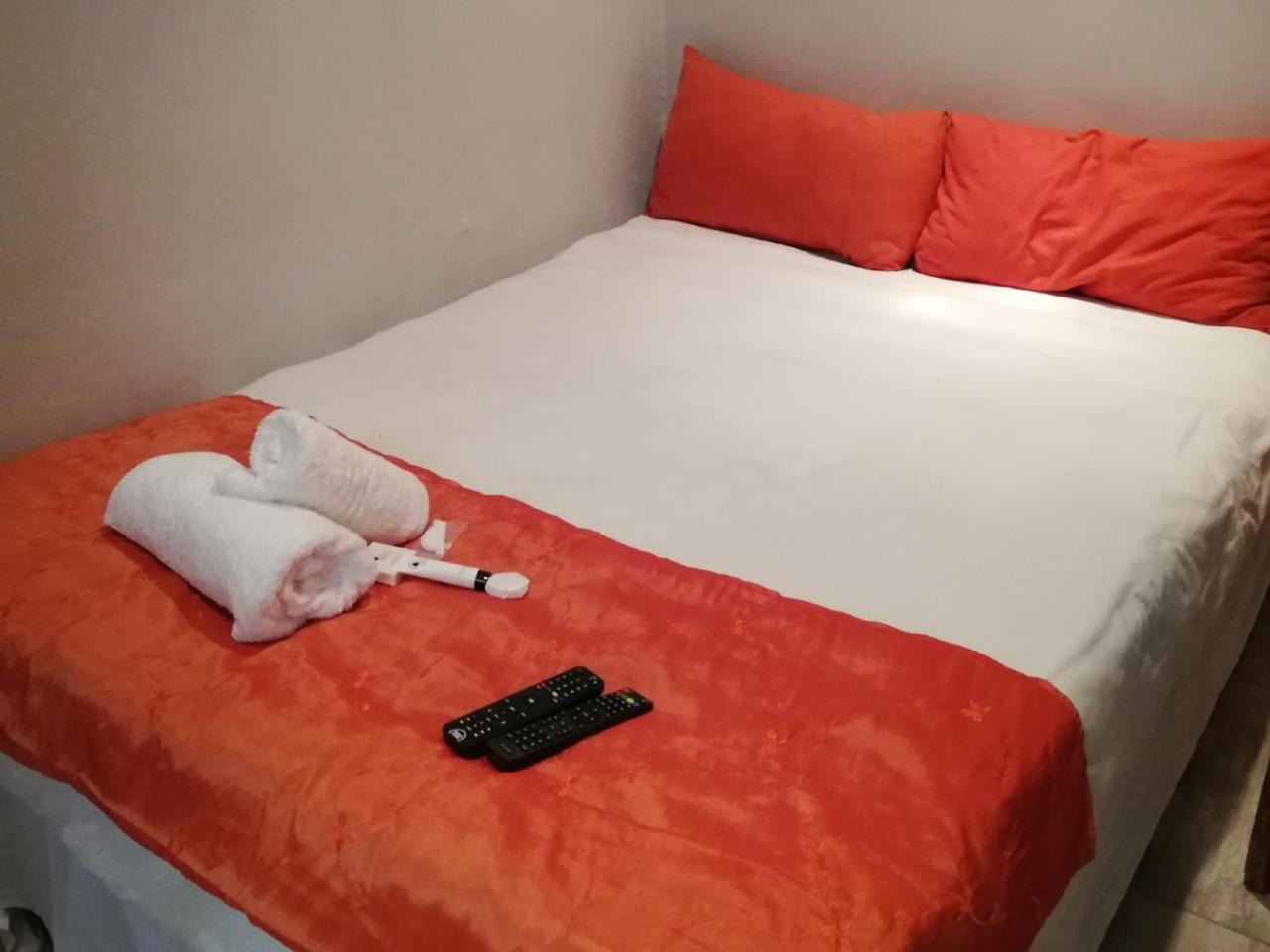 Green On Minni Guest House Претория Екстериор снимка